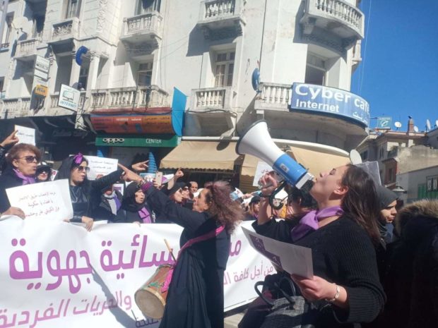 بقيادة خديجة طنانة.. مسيرة نسائية في مدينة طنجة بمناسبة عيد المرأة