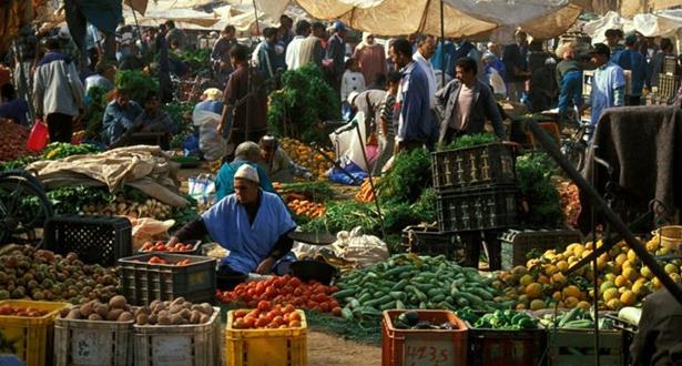 ارتفاع بعض أسعار المواد الغذائية ومواد النظافة.. كورونا تؤثر على الصناعة والتجارة في المغرب