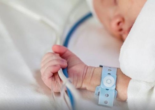 النتائج المخبرية أثبتت خلو الرضيع من الفيروس.. تسجيل أول حالة ولادة لامرأة مصابة بكورونا في وجدة