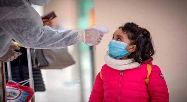 خبراء: الأطفال أقل تضررا من الإصابة بكورونا وأقل نقلا للعدوى
