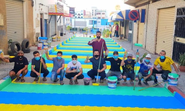 بالصور من بني بوعياش.. متطوعون يستغلون فترة الحجر الصحي لتزيين الأزقة وتنظيف المسجد
