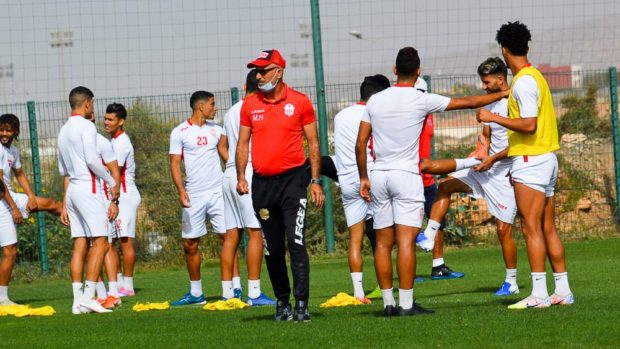البيجيدي كيدير السياسة فالكرة.. علاش الرجا آه والحسنية لا؟