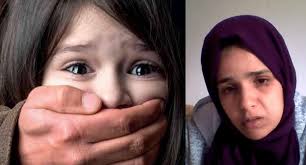 اغتصاب وأفلام بورنوغرافية.. مغربية تكشف استغلال طفلتها جنسيا في حضانة ألمانية! (فيديو)