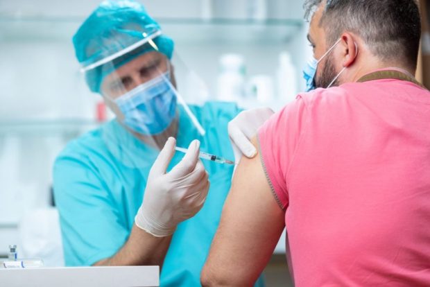 مسؤول في وزارة الصحة: التلقيح ضد الإنفلونزا ليس من محاذير لقاح كورونا