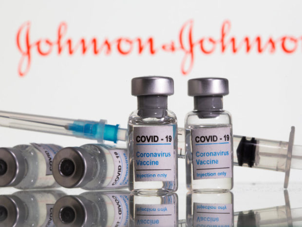 بعد أقل من أسبوعين على تعليق استعماله.. توصية باستئناف التطعيم بـ”جونسون آند جونسون” في الولايات المتحدة