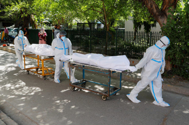 مستشفيات الهند تستغيث.. وفاة بكورونا كل 4 دقائق ومحارق الجثث ممتلئة
