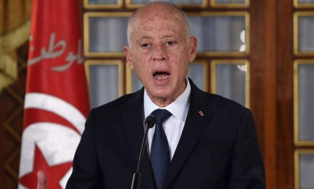 قرارات جديدة.. الرئيس التونسي يعلن إعفاء رئيس الحكومة ووزيري الدفاع والعدل من مناصبهم