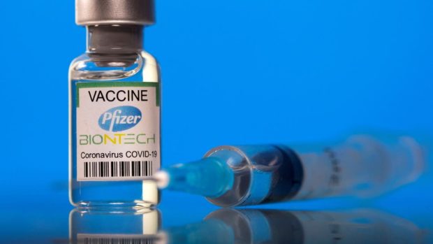 “فايزر” في المغرب.. الشحنة الأولى من اللقاح الأمريكي تنتظر التوزيع على جهات المملكة