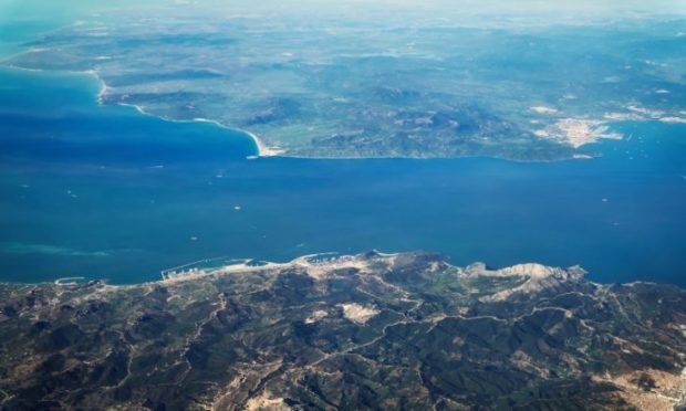 خطر “تسونامي”.. دراسة تحذيرية من تعرض سواحل المغرب وإسبانيا للزلازل