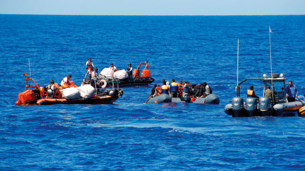 غير في الويكند.. إنقاذ 700 مهاجر من الغرق في البحر الأبيض المتوسط