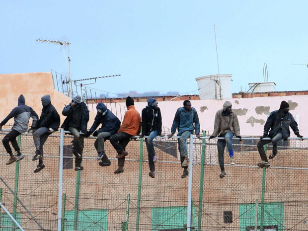 باغيين يحركو لمليلية.. توقيف 31 مرشح للهجرة غير الشرعية في الناظور ووجدة (صور)