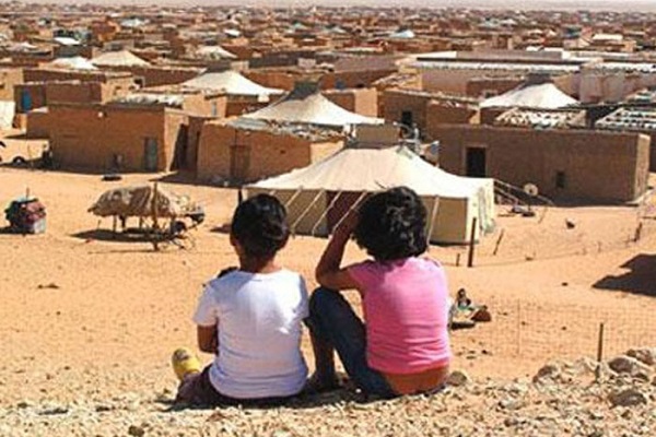منار اسليمي: مخيمات تندوف تعيش ضياعا وبؤسا دام لأزيد من 46 سنة