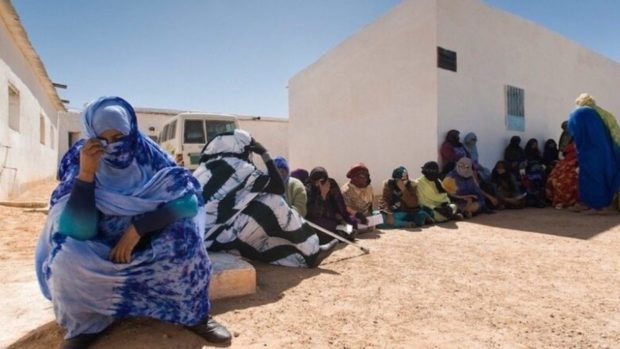 بسبب وضعهم المأساوي.. المغرب منشغل بالمحتجزين في مخيمات تندوف في الجزائر