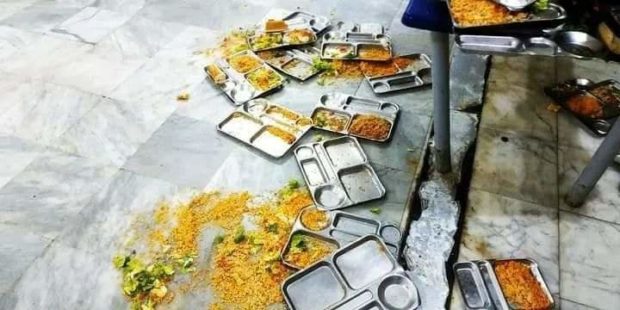 وجبات كريهة الرائحة.. طلبة جزائريون يحتجون في الإقامات الجامعية (صور)
