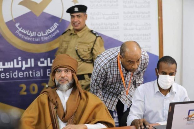 بعد عشر سنوات على نهاية حكم القذافي.. ولدو سيف الإسلام ترشح لرئاسة ليبيا (صور)