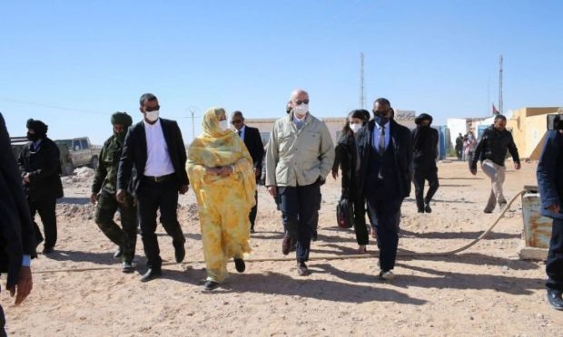 بعد الرباط.. المبعوث الأممي إلى الصحراء يصل إلى مخيمات تندوف (صور)