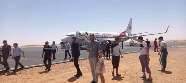 ما داروش لپلان.. هبوط طائرة المنتخب الجزائري بشكل اضطراري للتزود بالوقود!