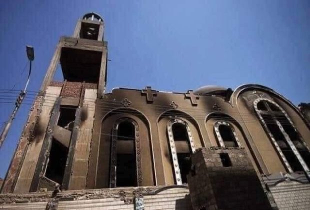 خلف أكثر من 40 قتيلا.. حريق مروع في كنيسة مصرية (صور)