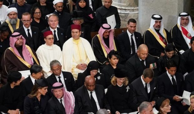 ممثلا لجلالة الملك محمد السادس.. الأمير مولاي رشيد في الجنازة الرسمية للملكة إليزابيث الثانية