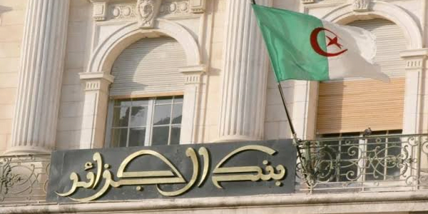 خدامين غير بالبركة.. خبرة فرنسية تفضح هشاشة البنوك الجزائرية
