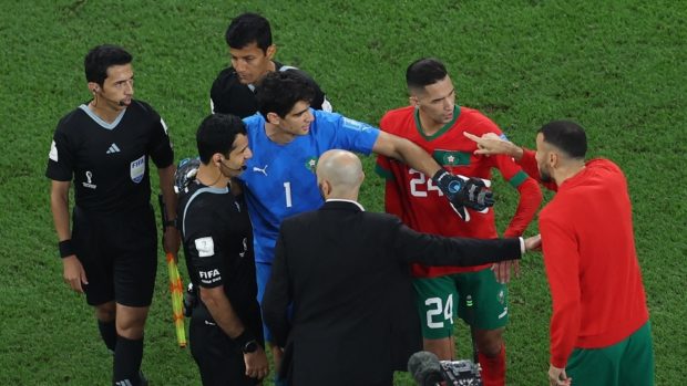 مباراة الترتيب ضد كرواتيا.. خبير في التحكيم يكشف حقيقة حرمان المغرب من ركلة جزاء