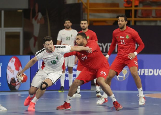 داروها الرجال.. المنتخب المغربي لكرة اليد يفوز على المنتخب الجزائري (فيديو)
