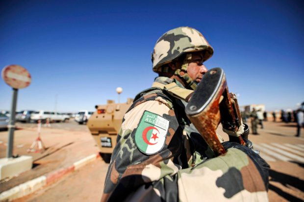 برصاص الجيش الجزائري.. مقتل منقبين موريتانيين وإصابة آخر
