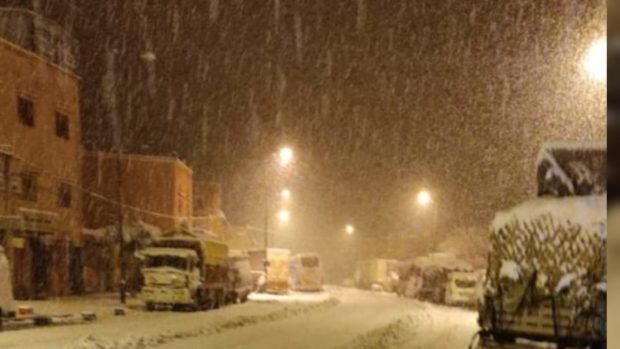 كونو على بال.. طريق “تيشكا” مقطوعة بسبب الثلوج