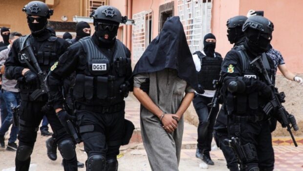 حملة أمنية متفرقة.. اعتقال حوالي 50 متطرفا في مدن مغربية وحجز أسلحة ومخطوطات تحرض على الجهاد