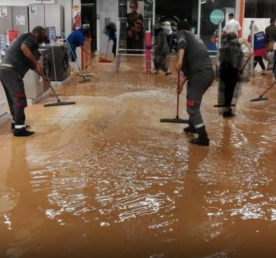 بعد فضيحة “فيضانات” مطار وجدة.. برلمانية تسائل وزير النقل واللوجستيك