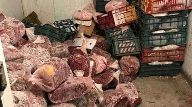 كانت في طريقها لسوق “السبيت تيط مليل”.. حجز 6 أطنان من اللحوم الفاسدة بمديونة