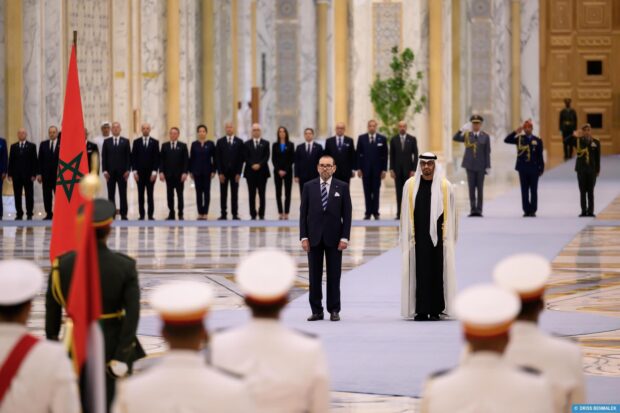عاجل.. استقبال رسمي لجلالة الملك في أبو ظبي (صور)