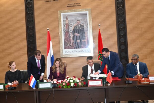 لتسليم المجرمين.. توقيع اتفاقية بين المغرب والمملكة الهولندية