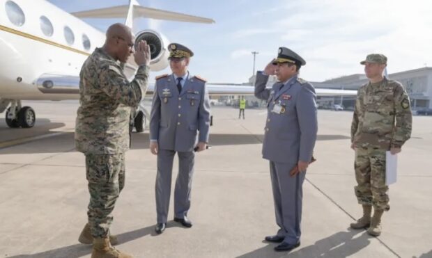 استقبله الوزير لوديي.. قائد القيادة الأمريكية في إفريقيا يقوم بزيارة عمل للمغرب