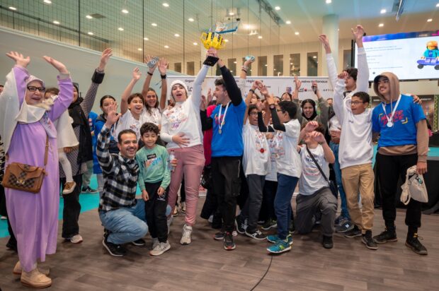 مغاربة واعرين.. شباب يتألقون في مسابقة دولية للروبوتيك