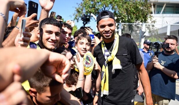 صحيفة تركية: النصيري كان المطلب الأول لمورينيو وهو أغلى صفقة في تاريخ الدوري التركي