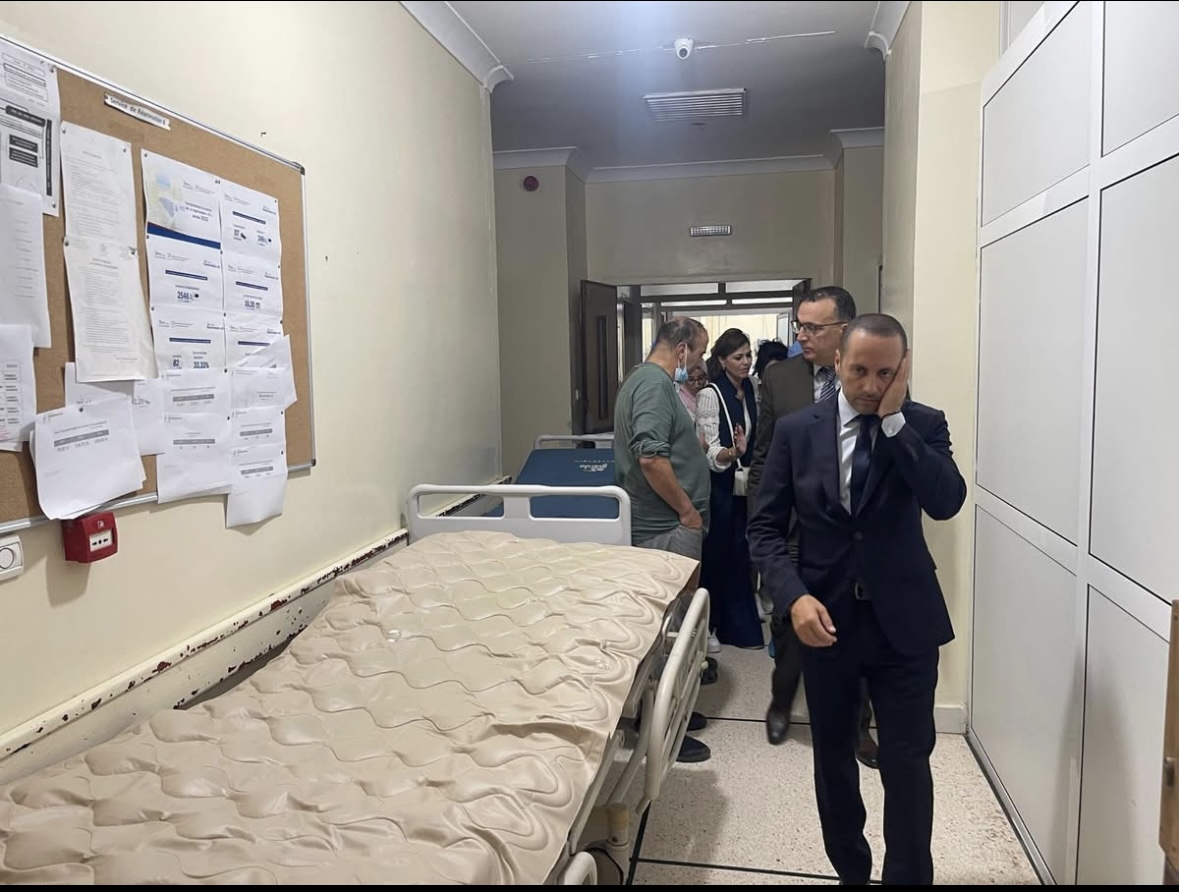 من بينها إعفاء كل من المندوب الإقليمي والمدير الجهوي.. وزير الصحة يتخذ قرارات عاجلة بشأن “مستشفى أكادير”